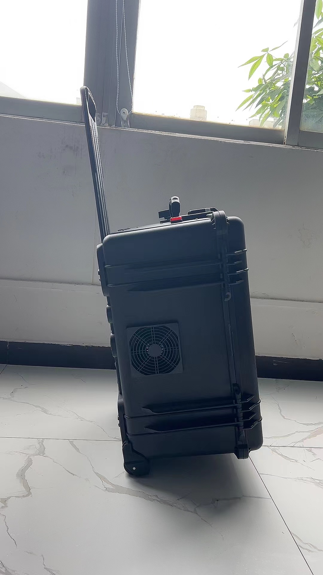 博尔塔拉手拉箱型移动通信干扰器